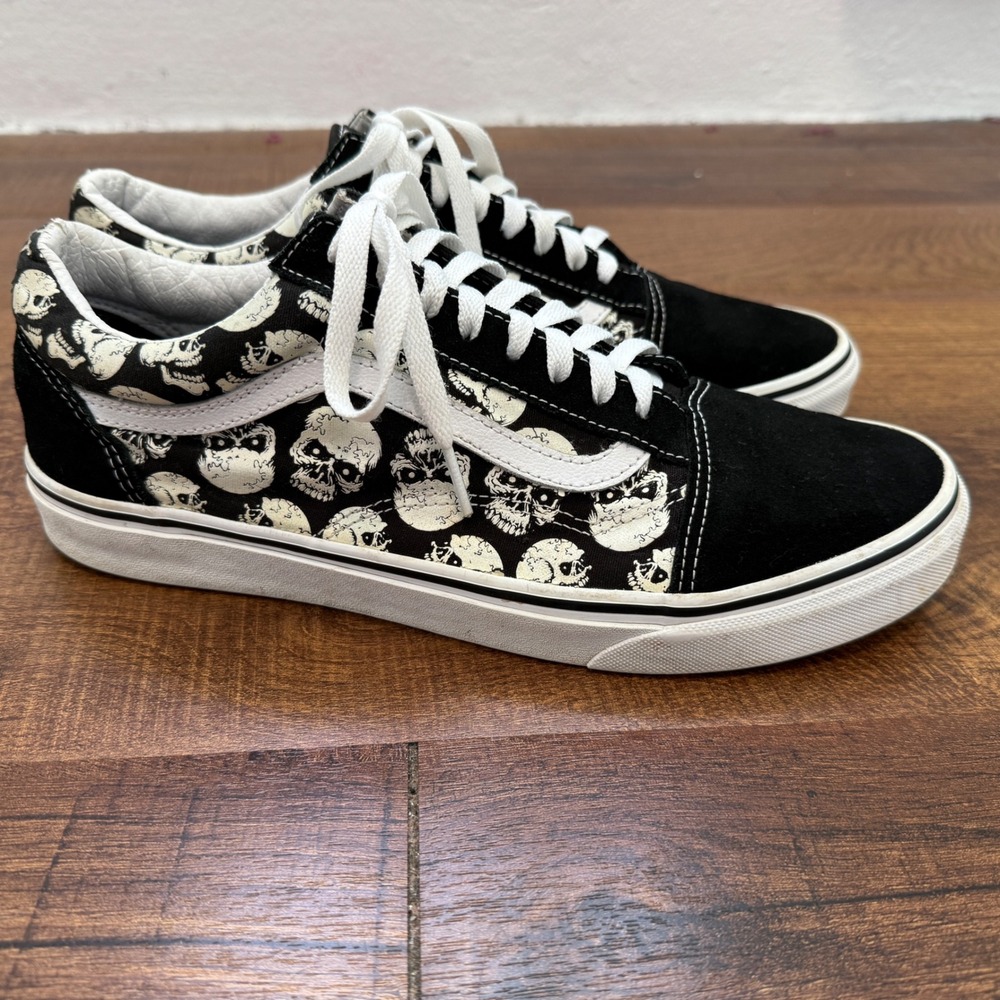 Vans Old Skool Sneakers Men 11.5 Black White Skull Print Suede Skate Shoes - Picture 2 of 8